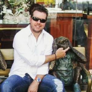 Meet your Posher, Christopher